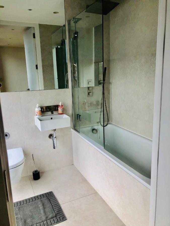 Luxury 2 Bedroom Apartment 20 Min From Central London Kültér fotó